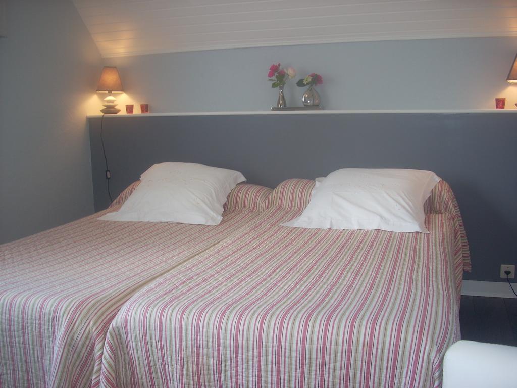 Chambres D'Hotes Kergollay Lanhouarneau Kamer foto