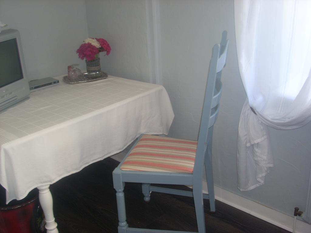Chambres D'Hotes Kergollay Lanhouarneau Kamer foto
